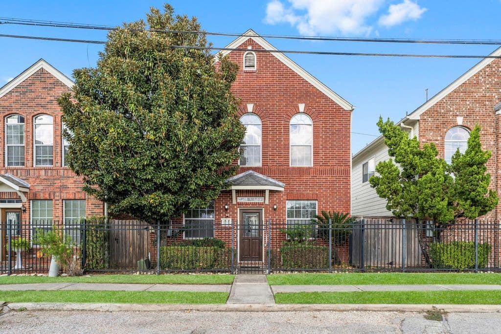 1755 Aden Drive — photo 2