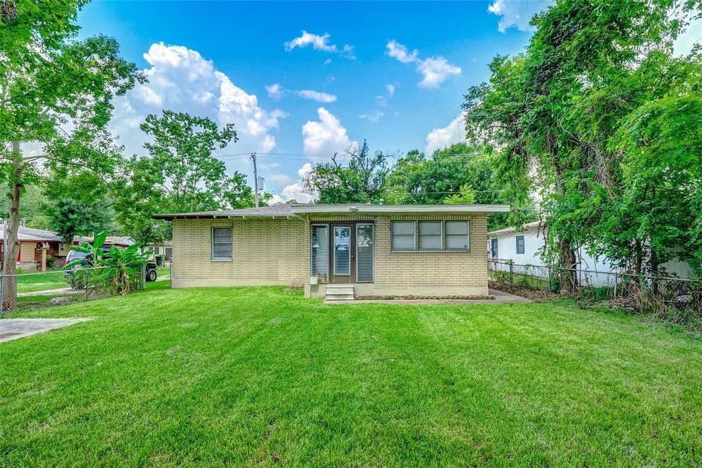 4440 Castor Street — photo 2